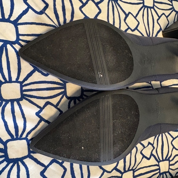 Vera wang navy blue pumps - Picture 3 of 4